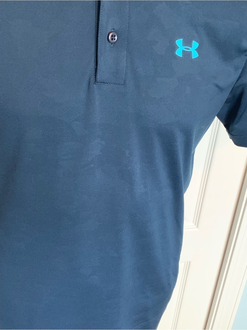Under Armour Men’s Navy Camo Polo with Teal Logo - Picture 4 of 6